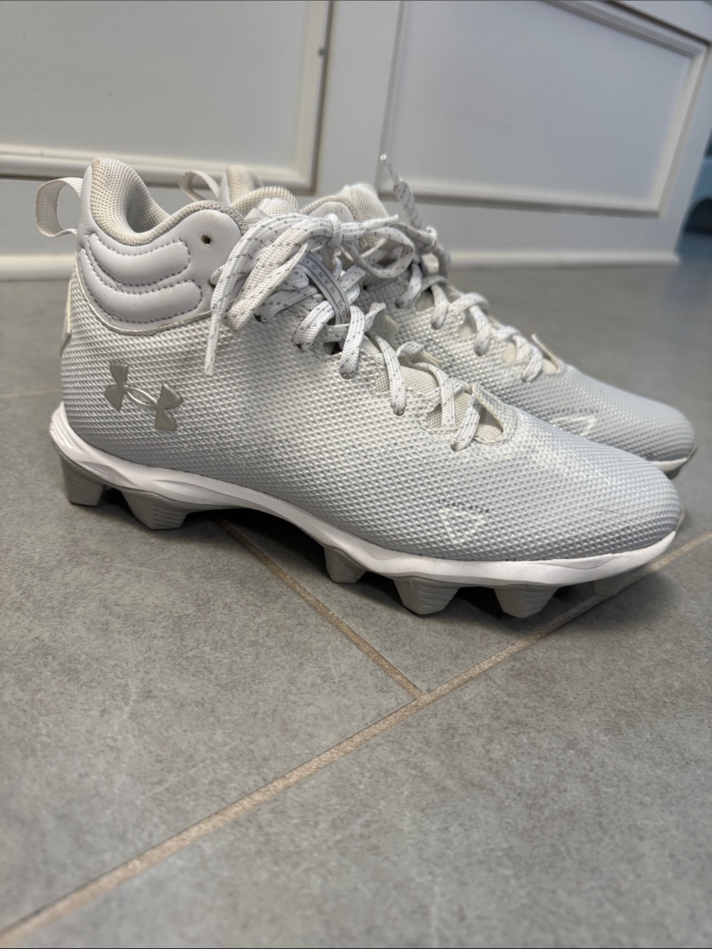 Under Armour Kids White Athletic Football Cleats